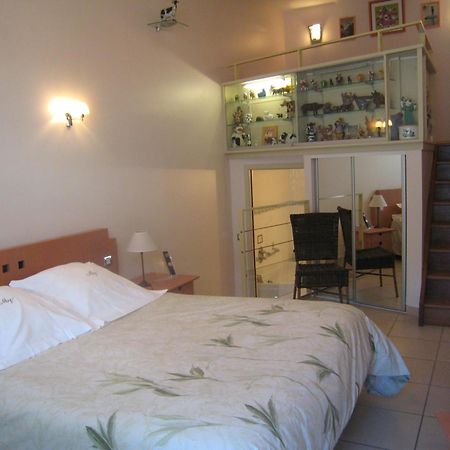 Hotel Le Manoir Aux Vaches Yvetot Zewnętrze zdjęcie